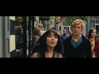 the moment iz filma  scorching  2011 beastly lindi